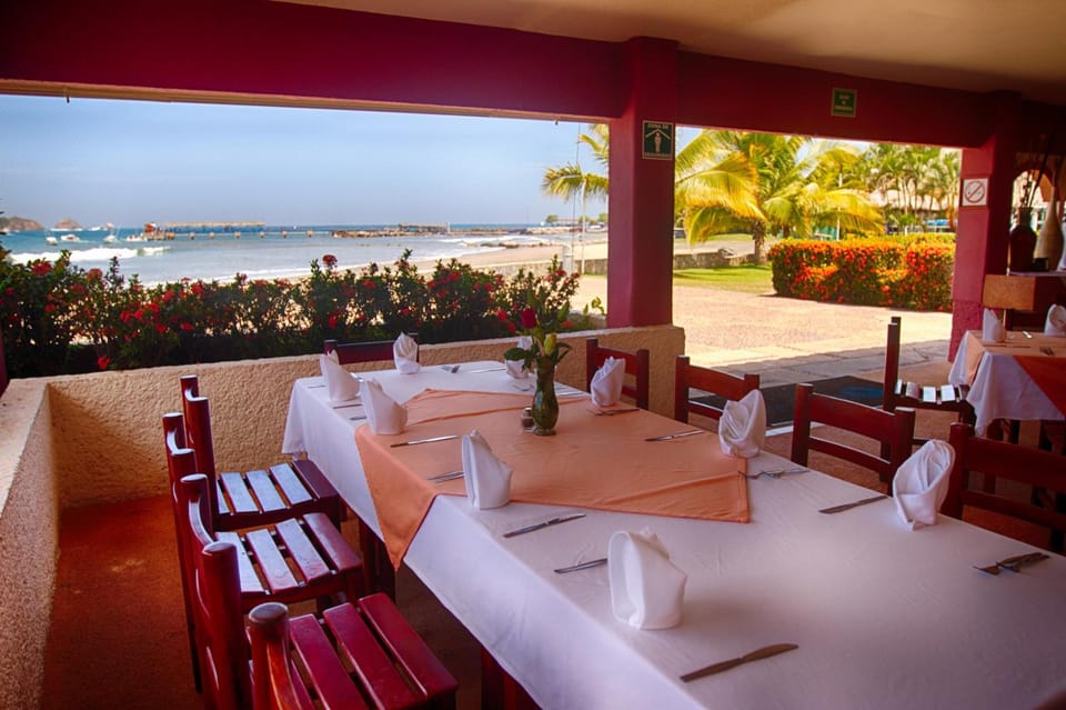 Qualton Club Ixtapa All Inclusive Resort in State of Guerrero
