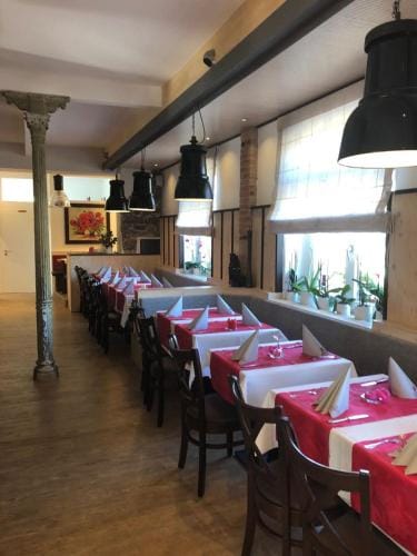 ZUM BAHNHOFLE Restaurant & Hotel - Albbruck Am Rhein Hotel in Aargau, Switzerland
