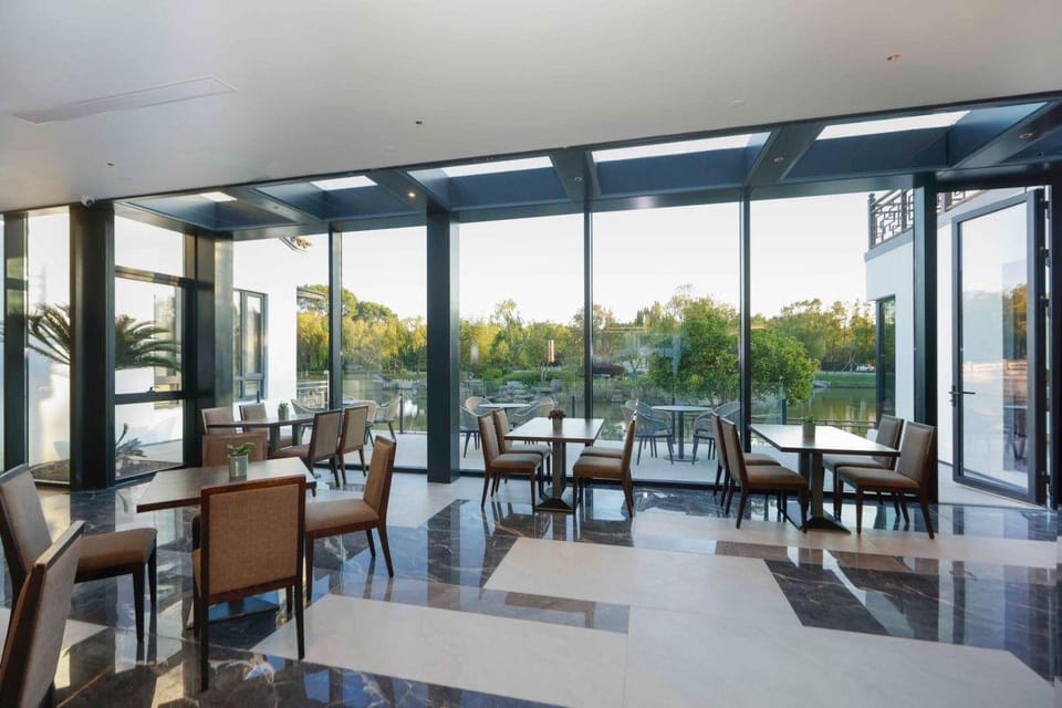 UrCove By Hyatt Shanghai Lingang Shuyuan Renjia Hotel in Shanghai