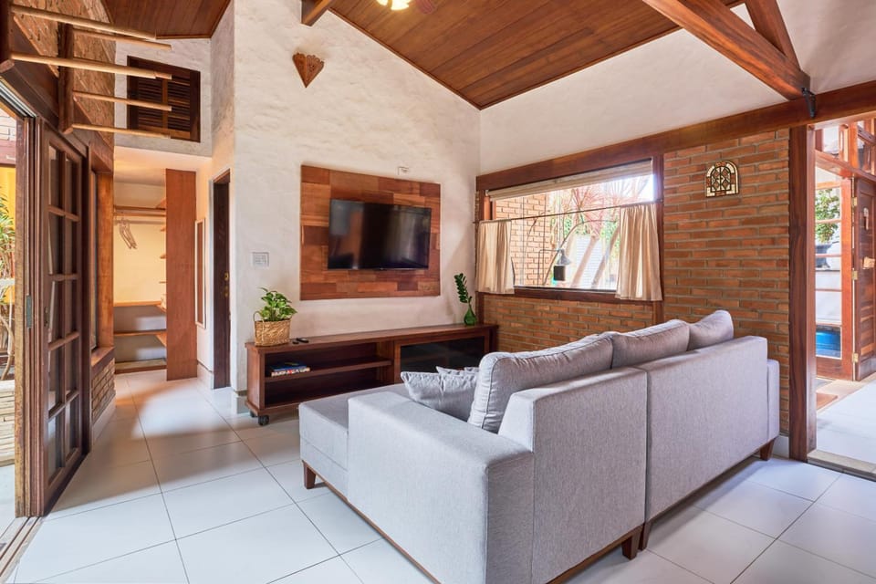 Shared lounge/TV area