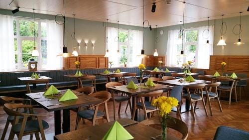 Landgasthof Linde Hepbach, Hotel & Restaurant Inn in Friedrichshafen