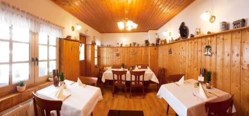 Gasthaus zur Linde Inn in Rhein-Hunsrück-Kreis