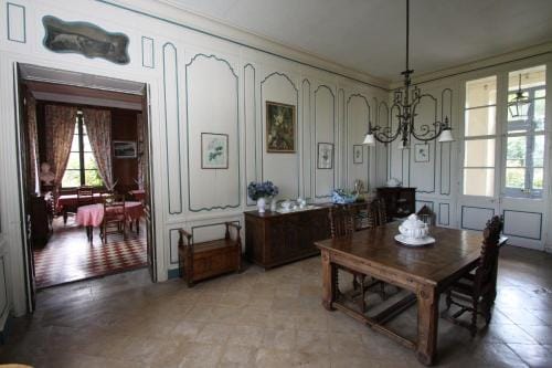 Chateau de Vouilly Hotel in Normandy