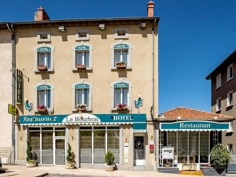 Hotel Logis Le Bourbon Hotel in Auvergne-Rhône-Alpes