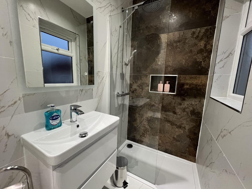 Luxurious London Studios Hotel in Harrow