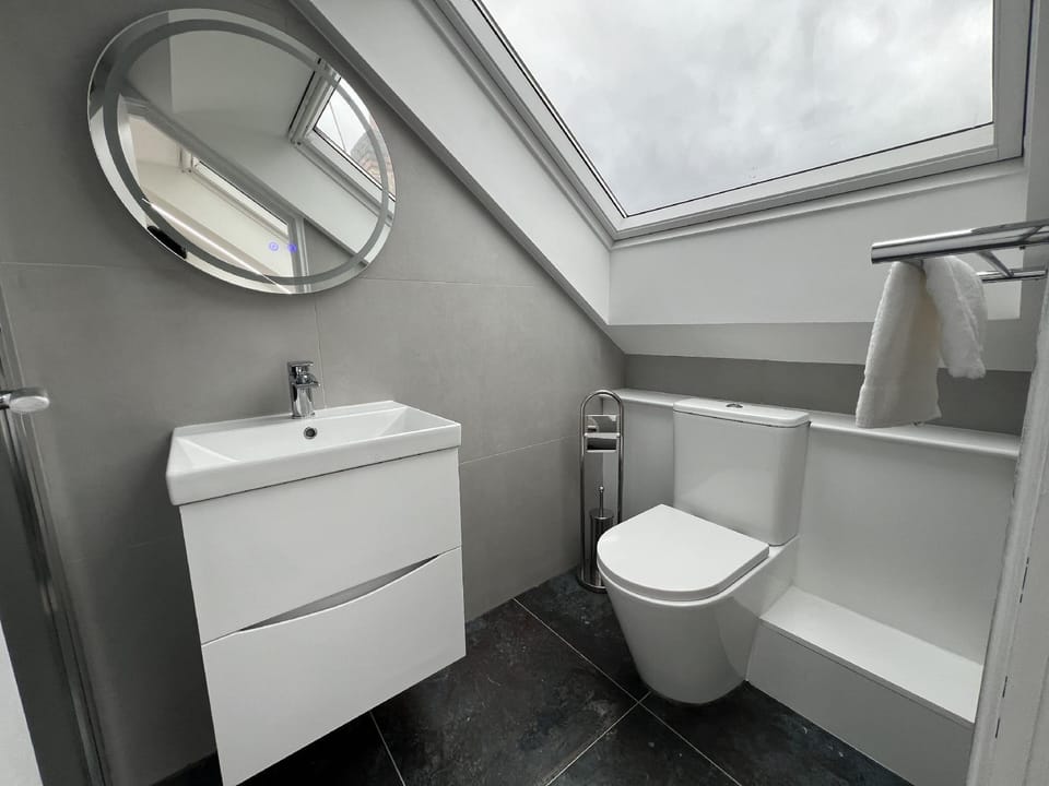 Luxurious London Studios Hotel in Harrow