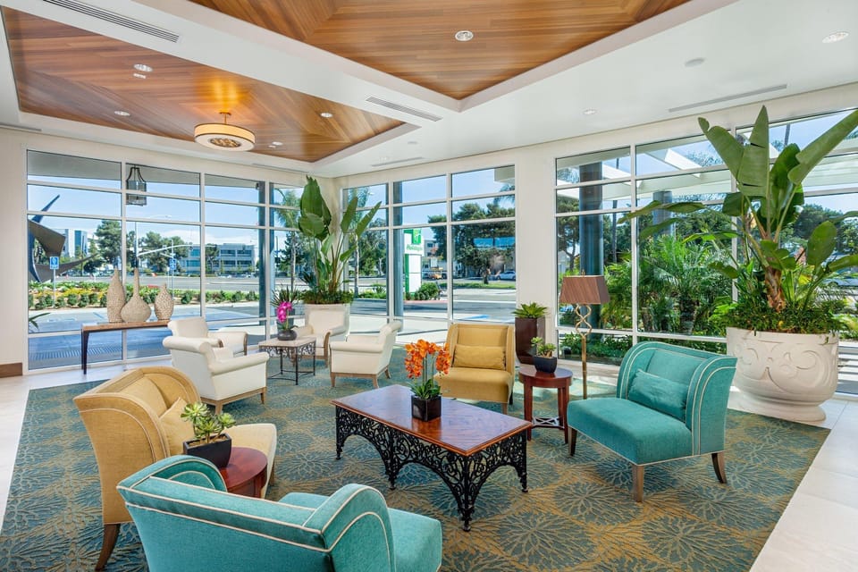 DoubleTree by Hilton San Diego Bayside Hotel in Point Loma