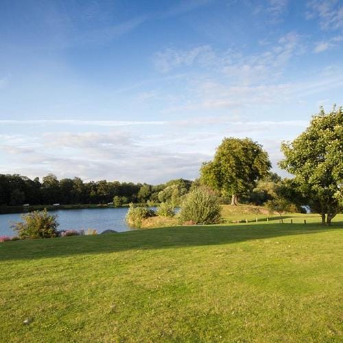 Woodland Waters Hotel in South Kesteven District
