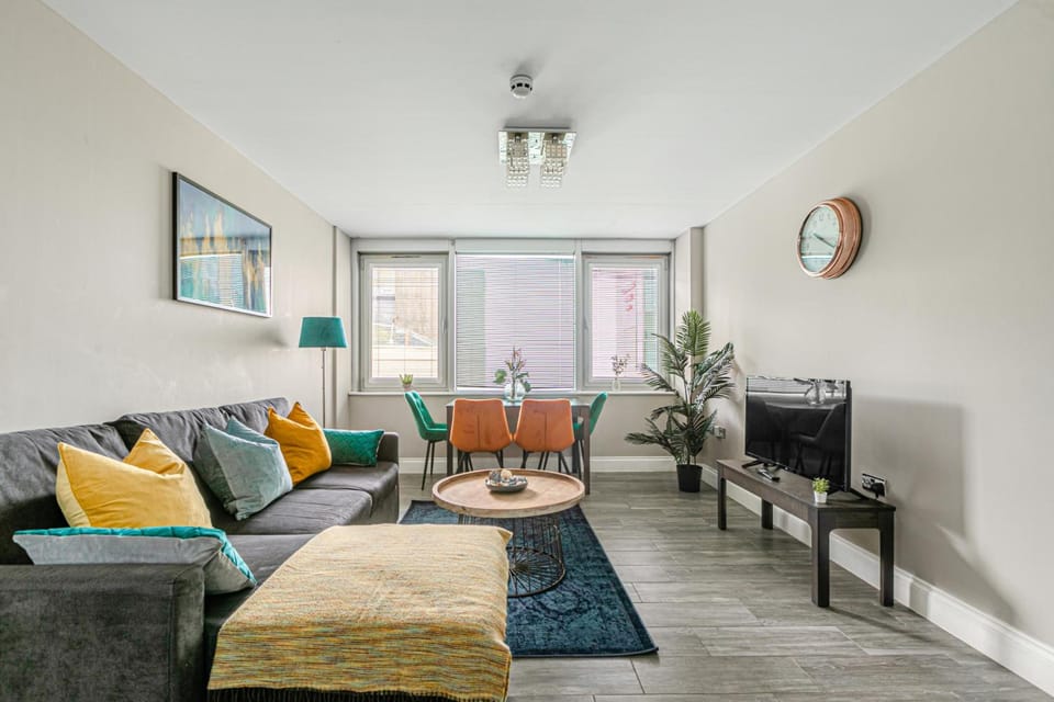 Airhost's Brighton's Best Green Diamond Escape with Sea Views Hotel in Brighton
