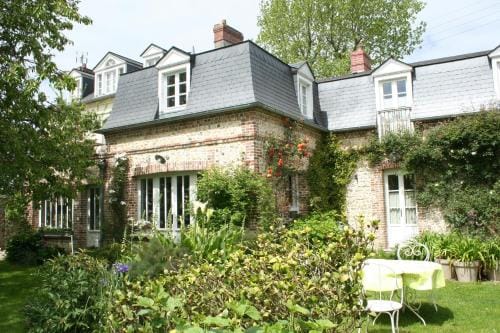 Aux Rives de Honfleur Hotel in Normandy