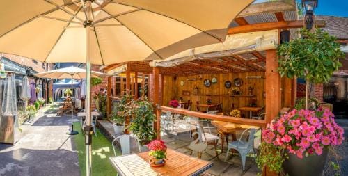 The White Swan Hotel Bar & Restaurant Hotel in Wychavon District