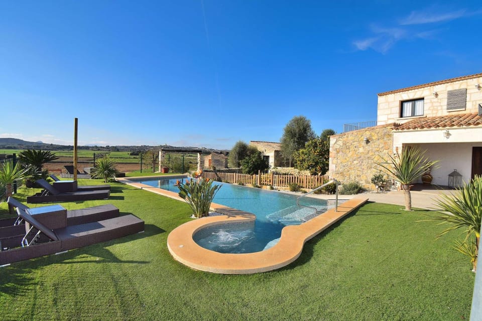 Agroturisme Es Raco De Maria Hotel in Pla de Mallorca