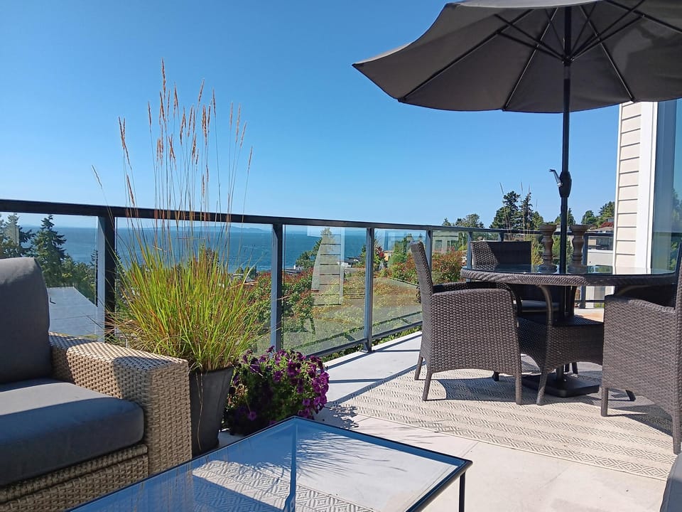 Sand and Salt Bed & Breakfast Bed and Breakfast in White Rock