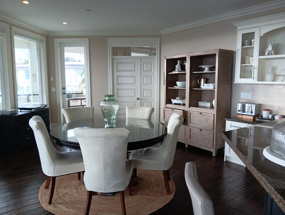 Sand and Salt Bed & Breakfast Bed and Breakfast in White Rock