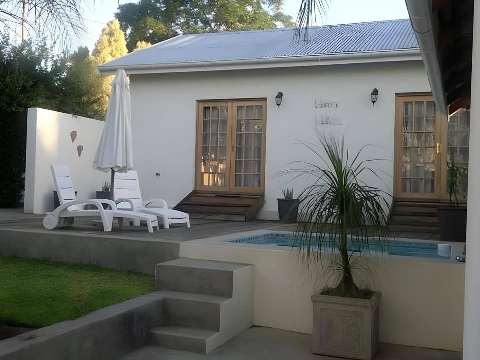 Oasis Shanti Backpackers Hostel in Western Cape