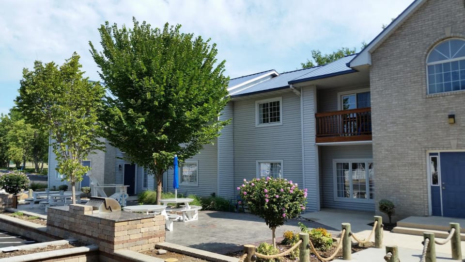 Put-in-Bay Condos Hotel in South Bass Island