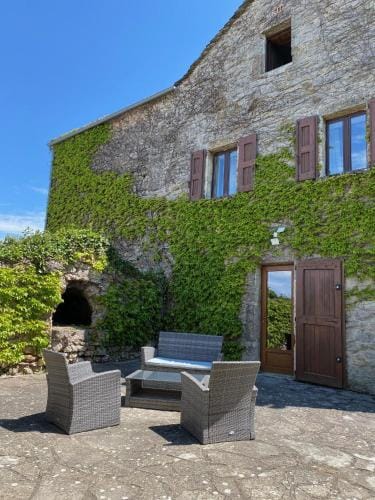 Auberge de Cadenas Inn in Auvergne-Rhône-Alpes