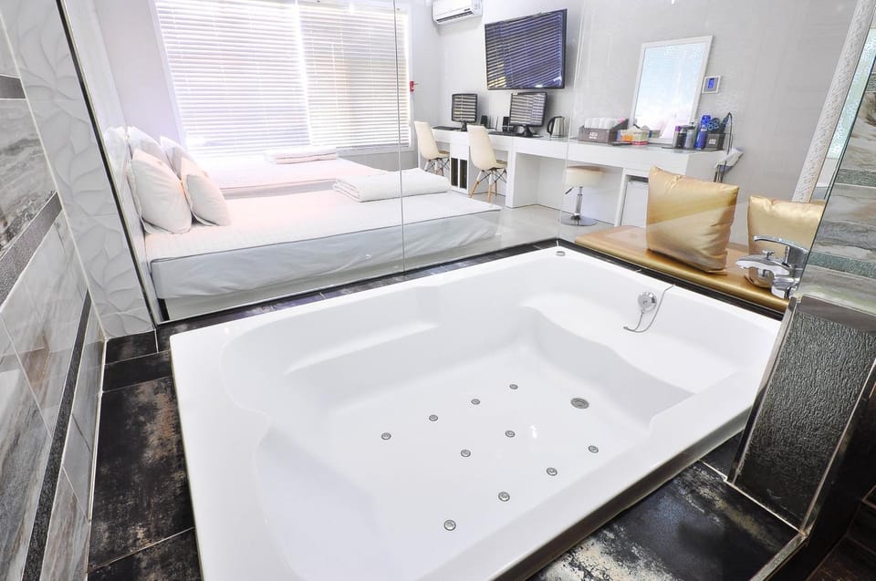 Boutique Hotel Aria Nampo Motel in Busan