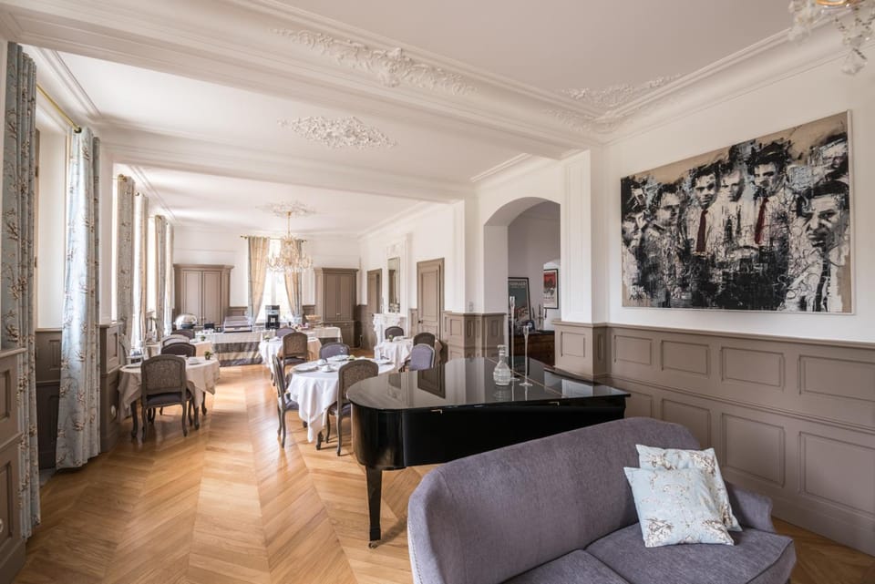 Chateau de Montabert Hotel in Bourgogne-Franche-Comté