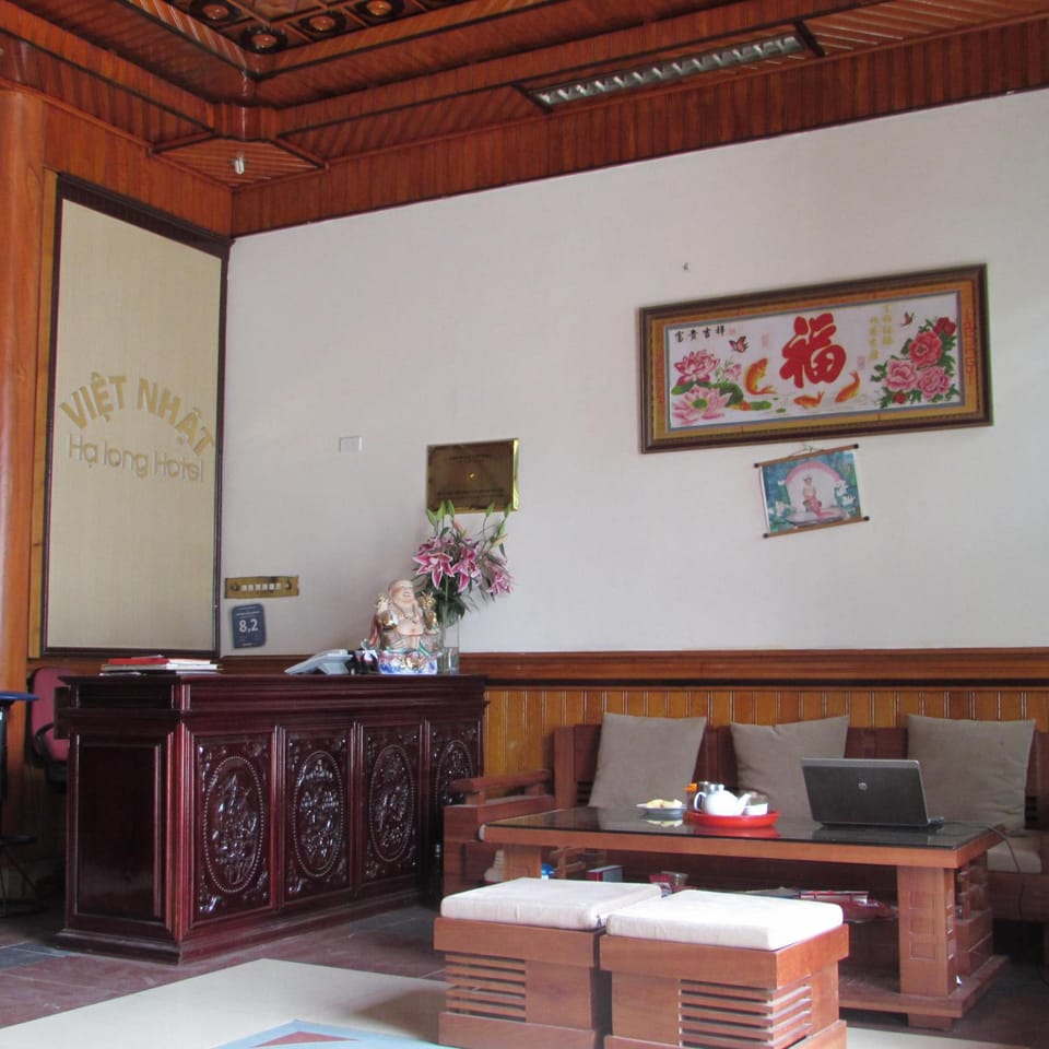 Shared lounge/TV area