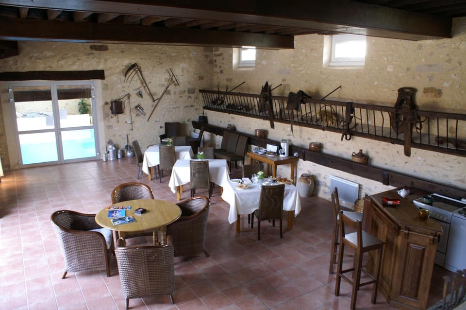 La Ferme Briarde Hotel in Île-de-France