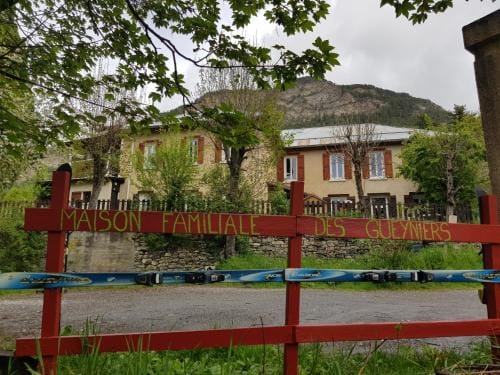 Maison familiale des Gueyniers Hotel in Piedmont
