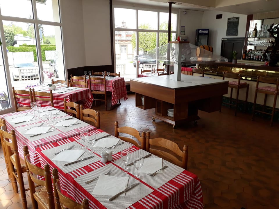 Hotel De La Gare Hotel in Normandy