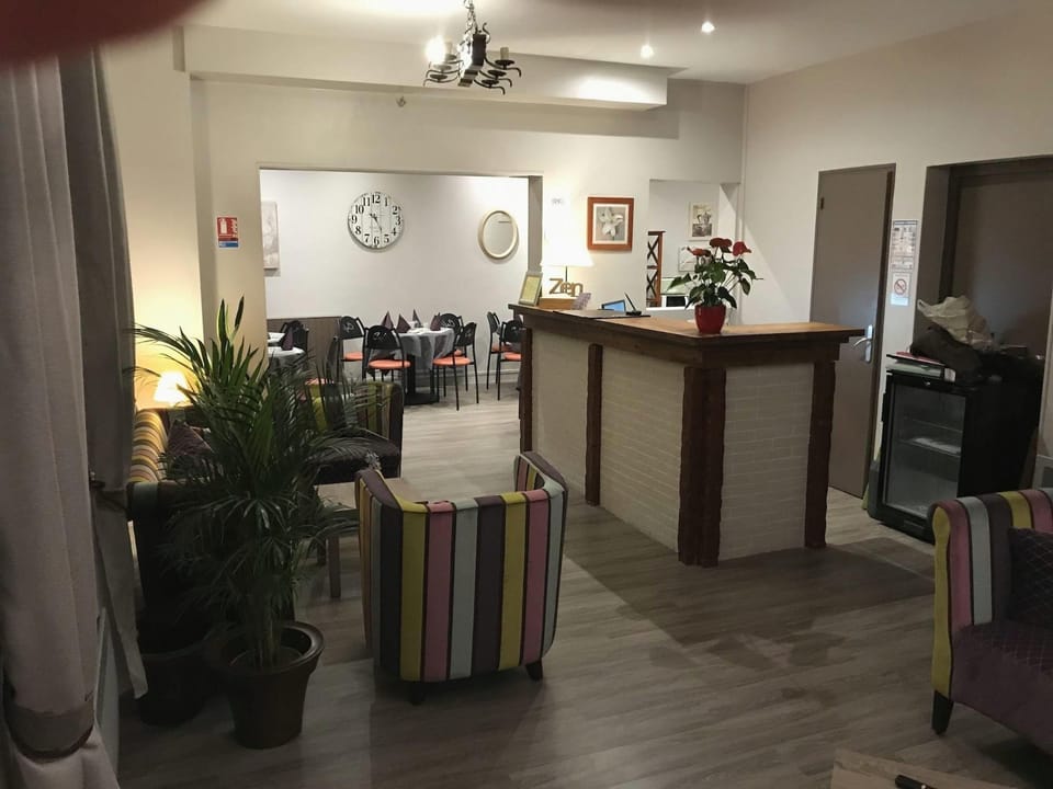 HOTEL LES IRIS Hotel in Normandy