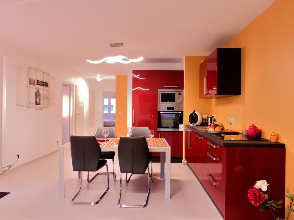 Appart L'avant Scene Tresums Hotel in Annecy