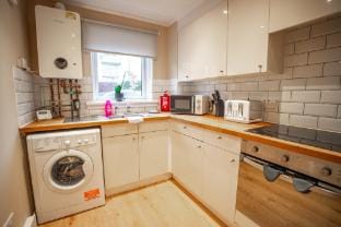 Bonnie Apartment Hotel in Coatbridge