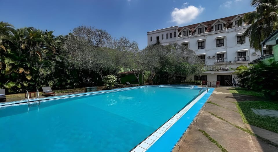 Queen's Hotel Hotel in Kandy