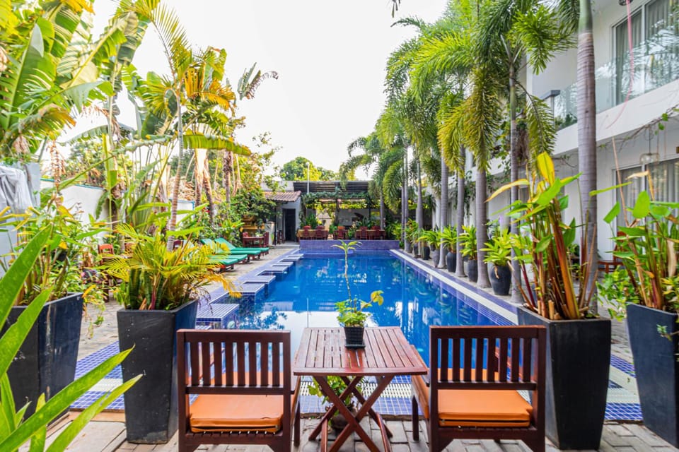 Swimming pool