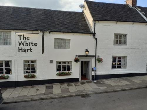 The White Hart Apartment Valley View Inn in Staffordshire Moorlands District