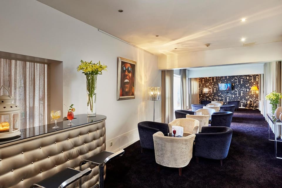 Bar/lounge