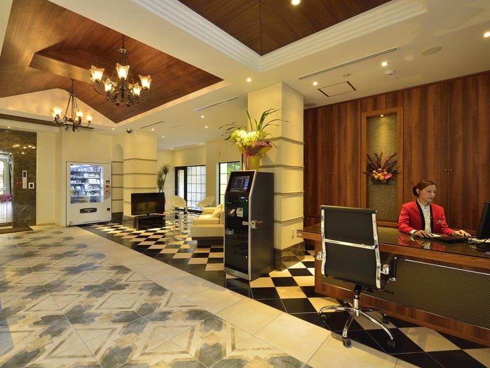 Okinawa Kariyushi Lch Izumizaki Kenchomae Hotel Hotel in Naha
