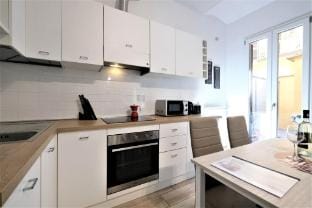 Wine Apartments Florence Bardolino Hotel in Florence