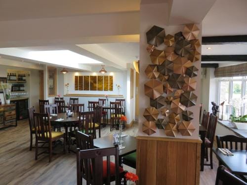The Golden Mile Country Inn Inn in Bridgend