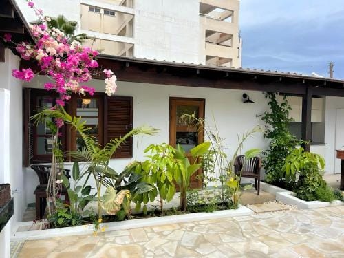 The Colonial Hotel in Larnaca