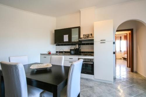 Residence Speedy Lovely Suites - 9 Appartamenti Fino a 52 Ospiti - Fiumicino Airport Hotel in Lazio