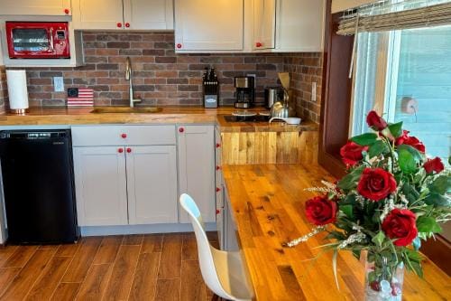 Sunset Studio Hotel in Camano Island