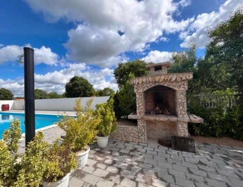 Schones Ferienhaus mit Pool Hotel in Šibenik-Knin County, Croatia