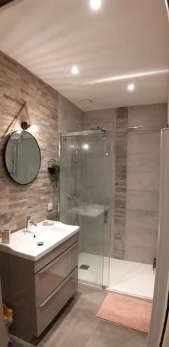 la chambre de Valerie Hotel in Auvergne-Rhône-Alpes