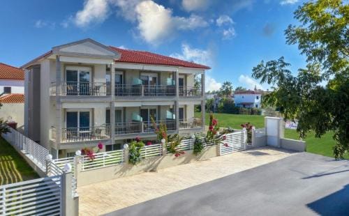 Luxury Living Annio Hotel in Nikiti