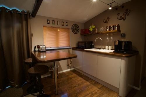 Luxurious Rural Cabin with Hot Tub Lodge in Horsham District
