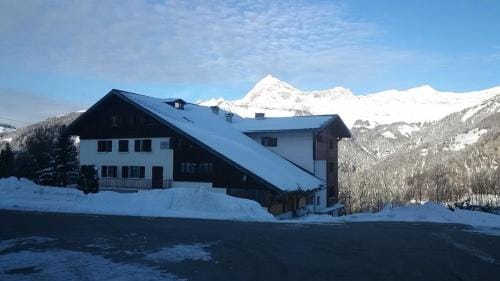 Centre de vacances Les Pieux Hotel in Haute-Savoie