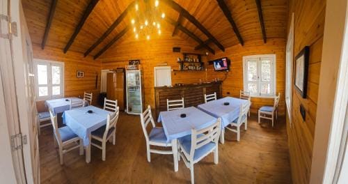 Bujtina Shpella e Plakes Cercan Hotel in North Macedonia