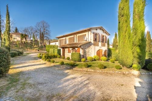 Villa San Galgano, Private Pool and Lake View Hotel in Tuscany