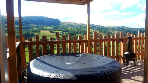 Cabanes Milvus du Puy Mary Lodge in Auvergne-Rhône-Alpes