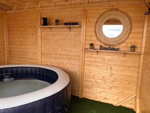 Bubble Jade Hotel in Brittany