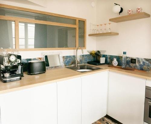 Studio independant 27 m2 Jardin du Luxembourg Hotel in Paris